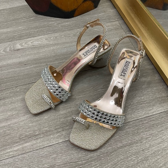 BADGLEY MISCHKA Beatrice Chunky Block Heel, Gold, 8.5 - Picture 7 of 11